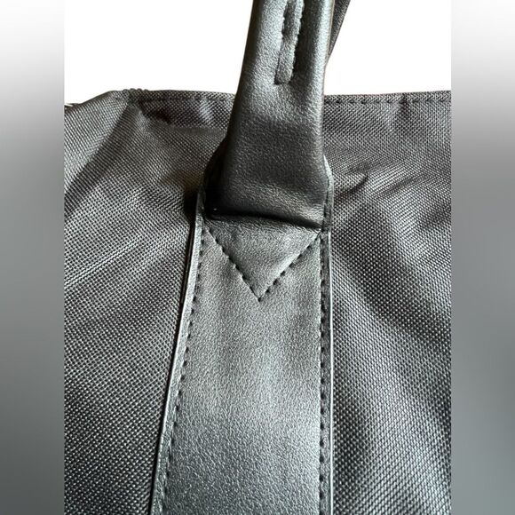 GIVENCHY Perfums Duffle Bag - Picture 3 of 11